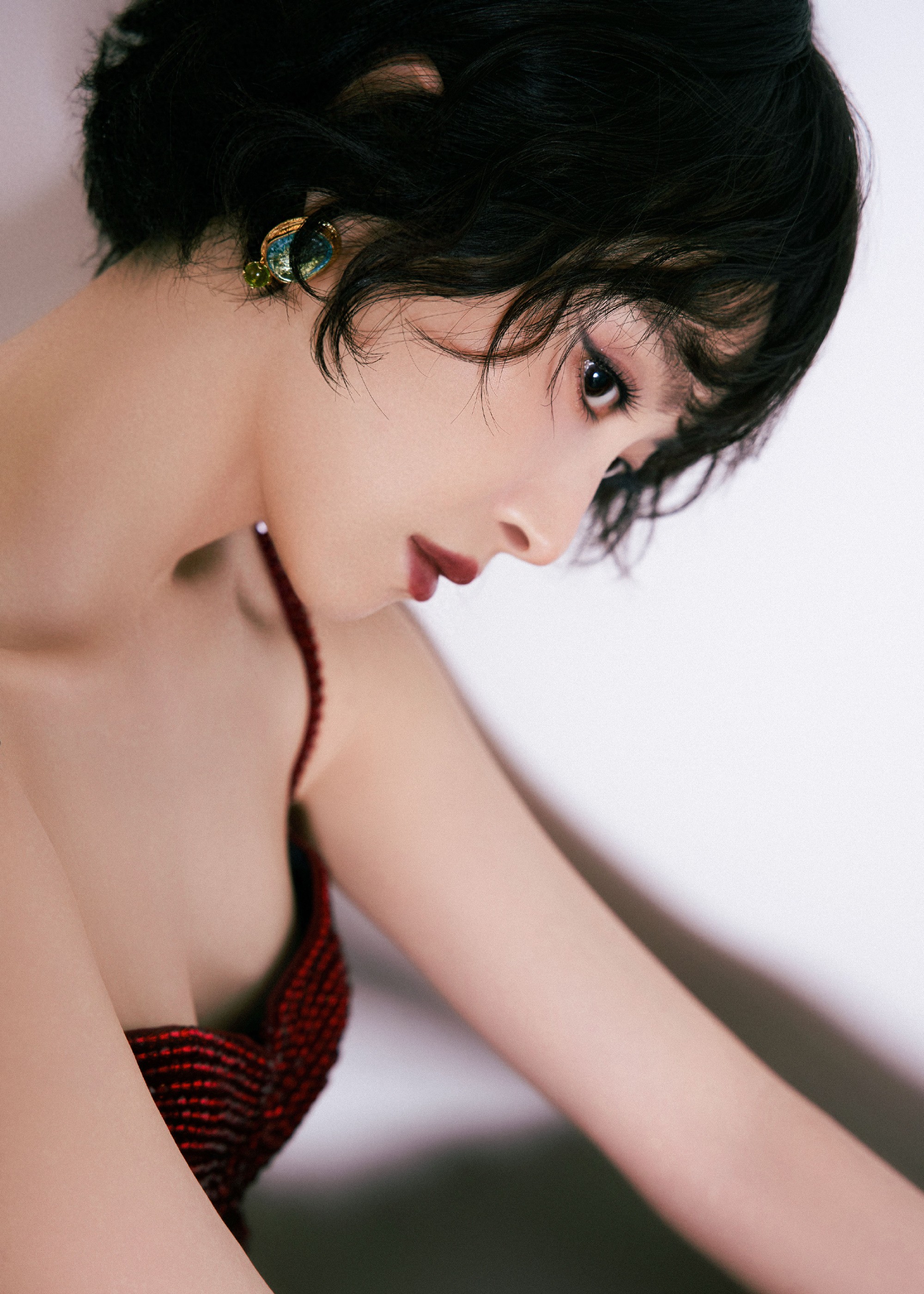 宋茜闪亮抹胸礼裙