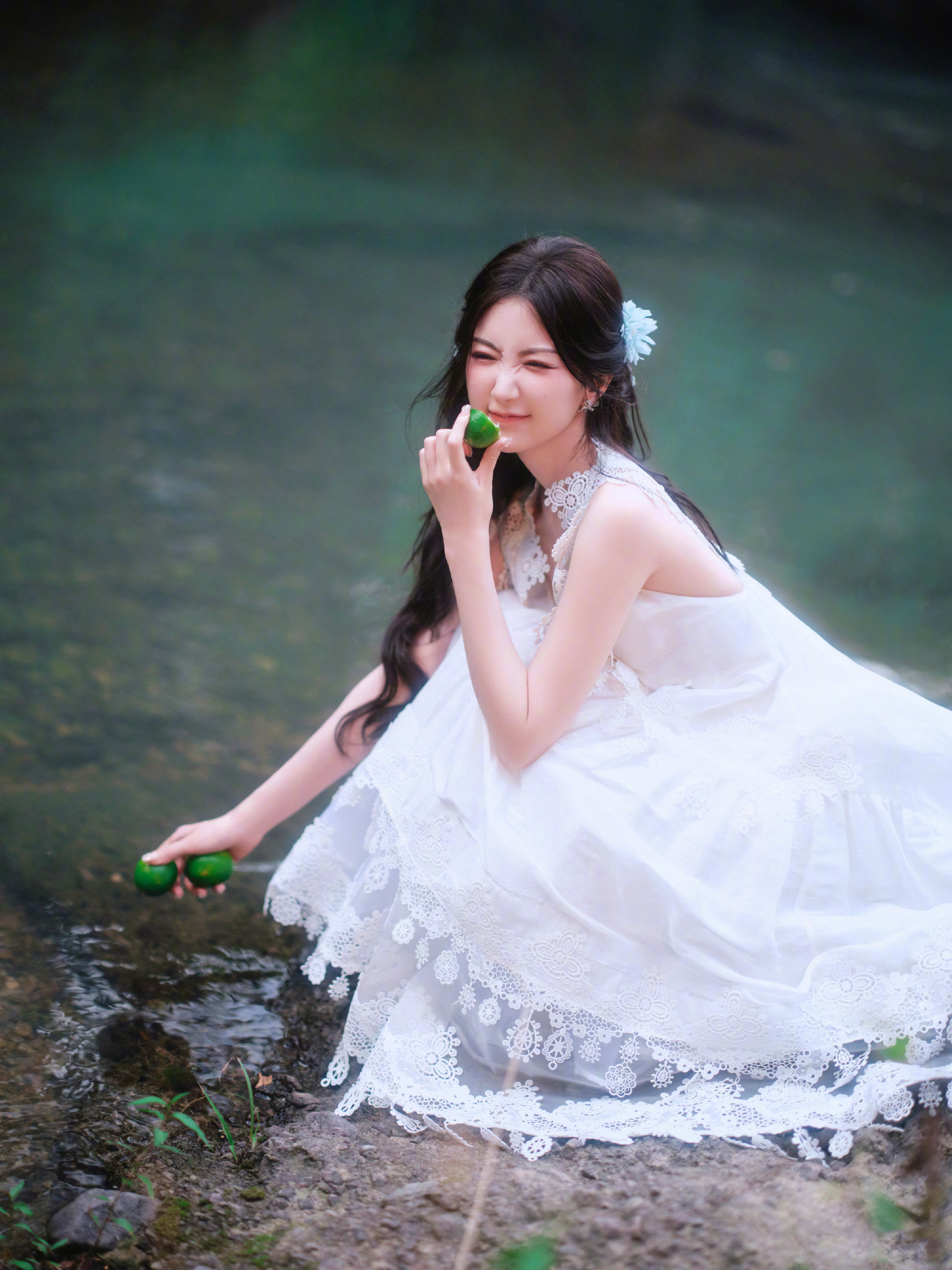 毛晓彤|一袭仙气飘飘的小白裙降临了