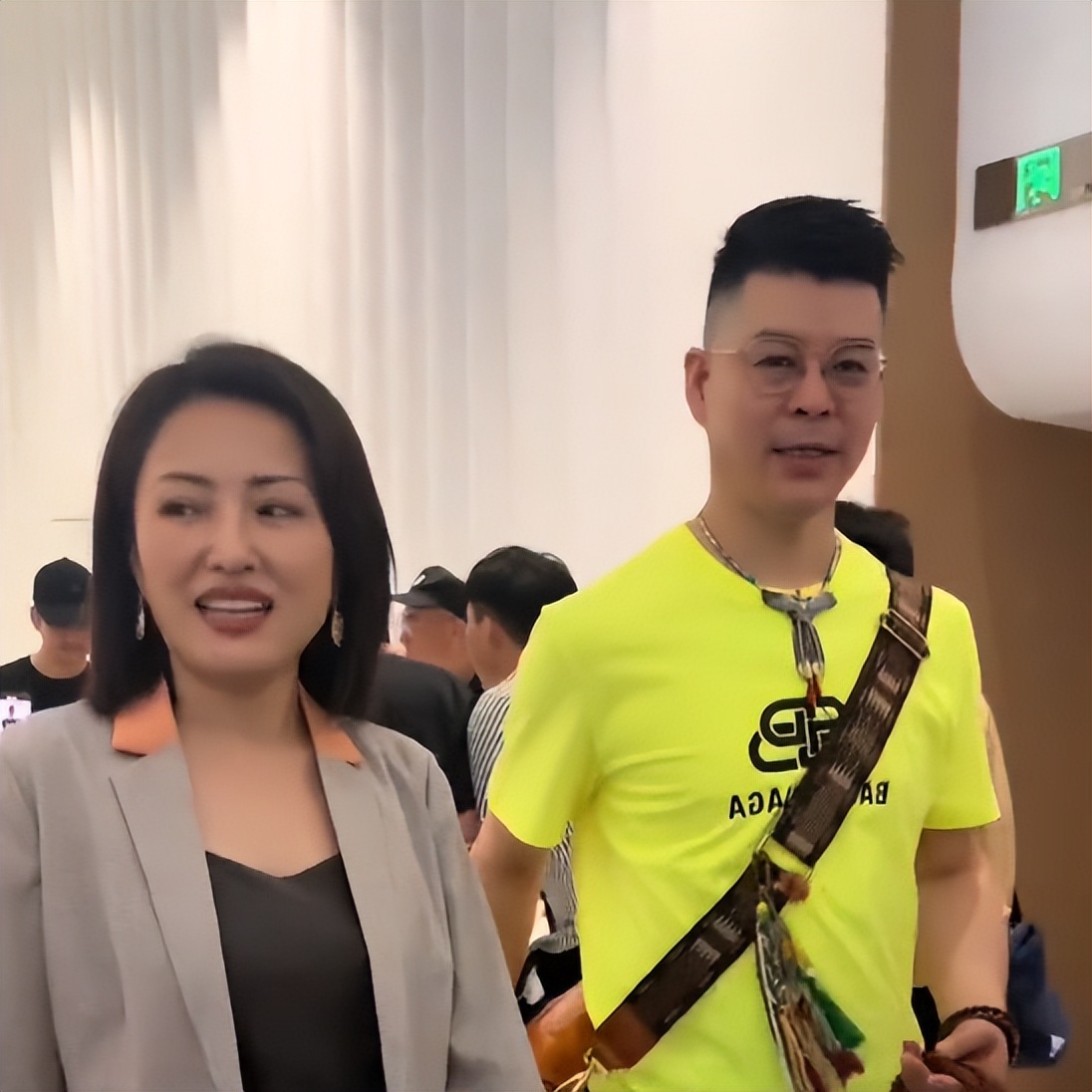 辽超明星：关婷娜胖了，丫蛋罕露面，赵本山沧桑，贾冰竟然也来了