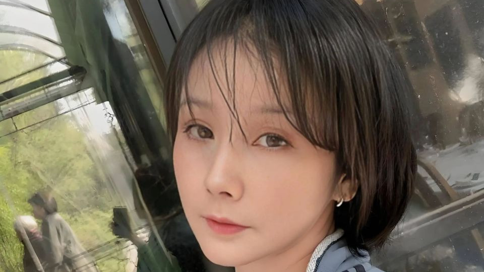 44岁女演员孙菲菲官宣离婚，结束11年不幸婚姻，网友纷纷送祝福