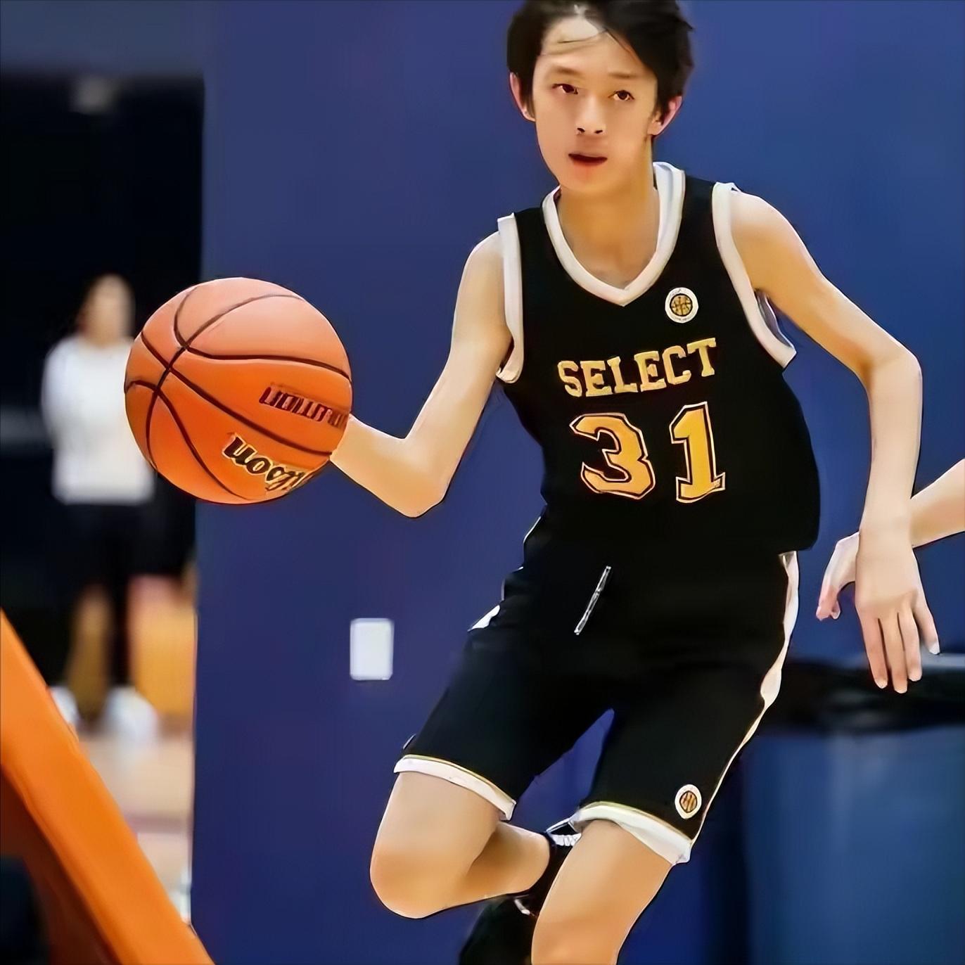 孙俪也没想到,自己和邓超才14岁的儿子,就已经开始为她争光了