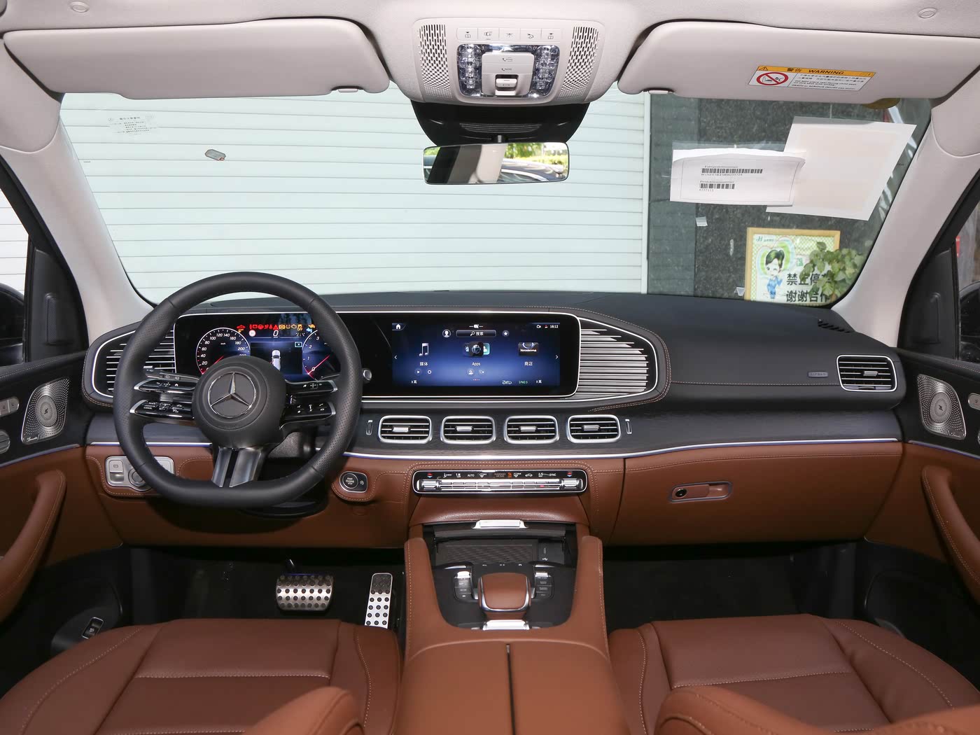 全新奔驰大型SUV到店！车长超5米2，配大七座，搭载3.0T轻混+四驱