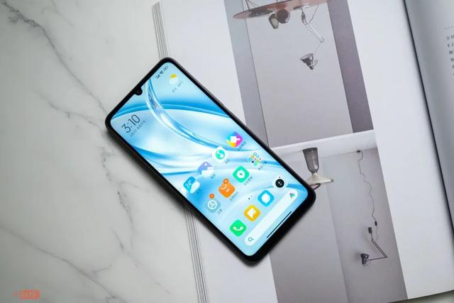 499元的小米手機要殺回來了，把十年米粉都整不會了