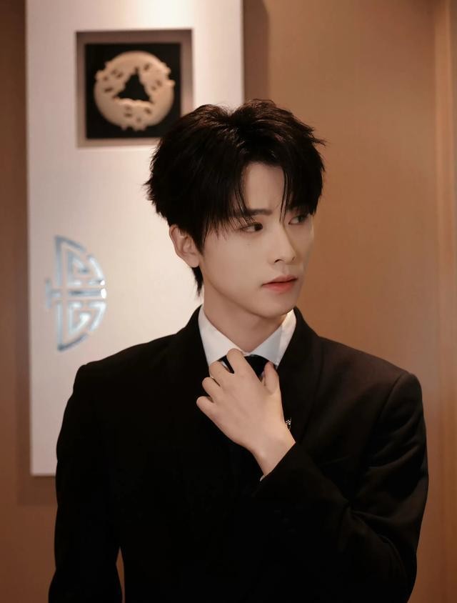 “短剧一哥”宝座易主!陈添祥第8,刘萧旭第4,他凭什么霸榜榜首