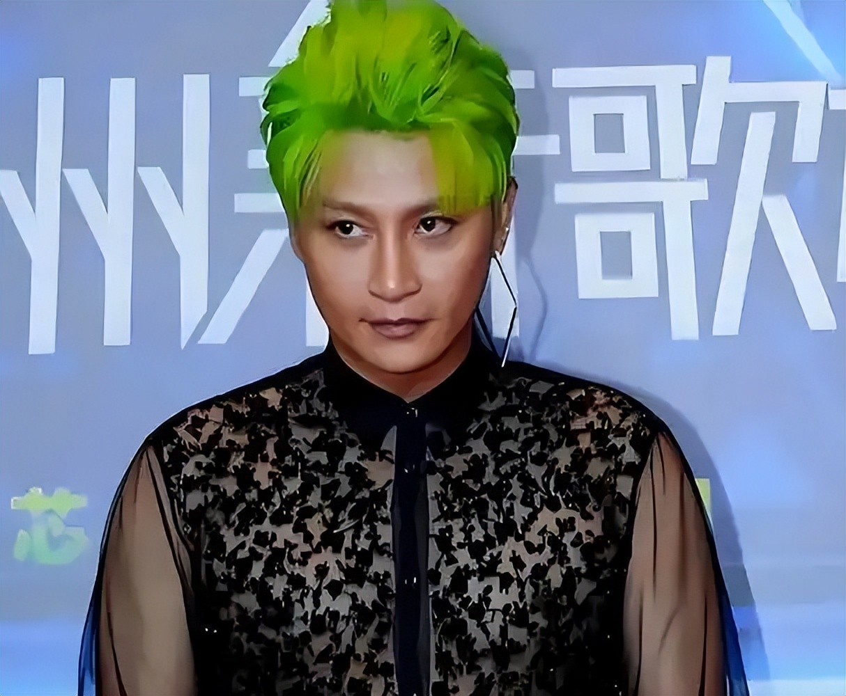 美男变大姨？又一明星步入苏有朋后尘，这些男星的畸形审美太离谱