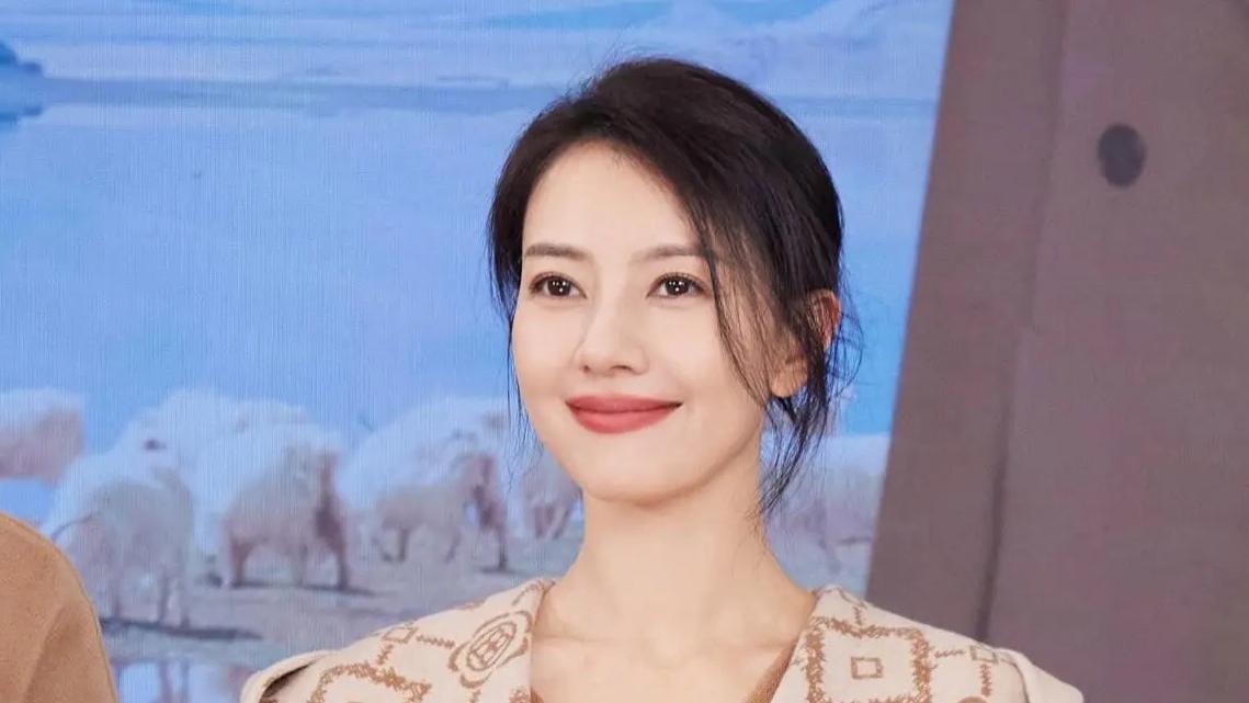 高圆圆：多维人生中的美学叙事与精神突围