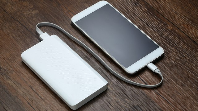 手机充电时，牢记这4点，不然离报废就不远了