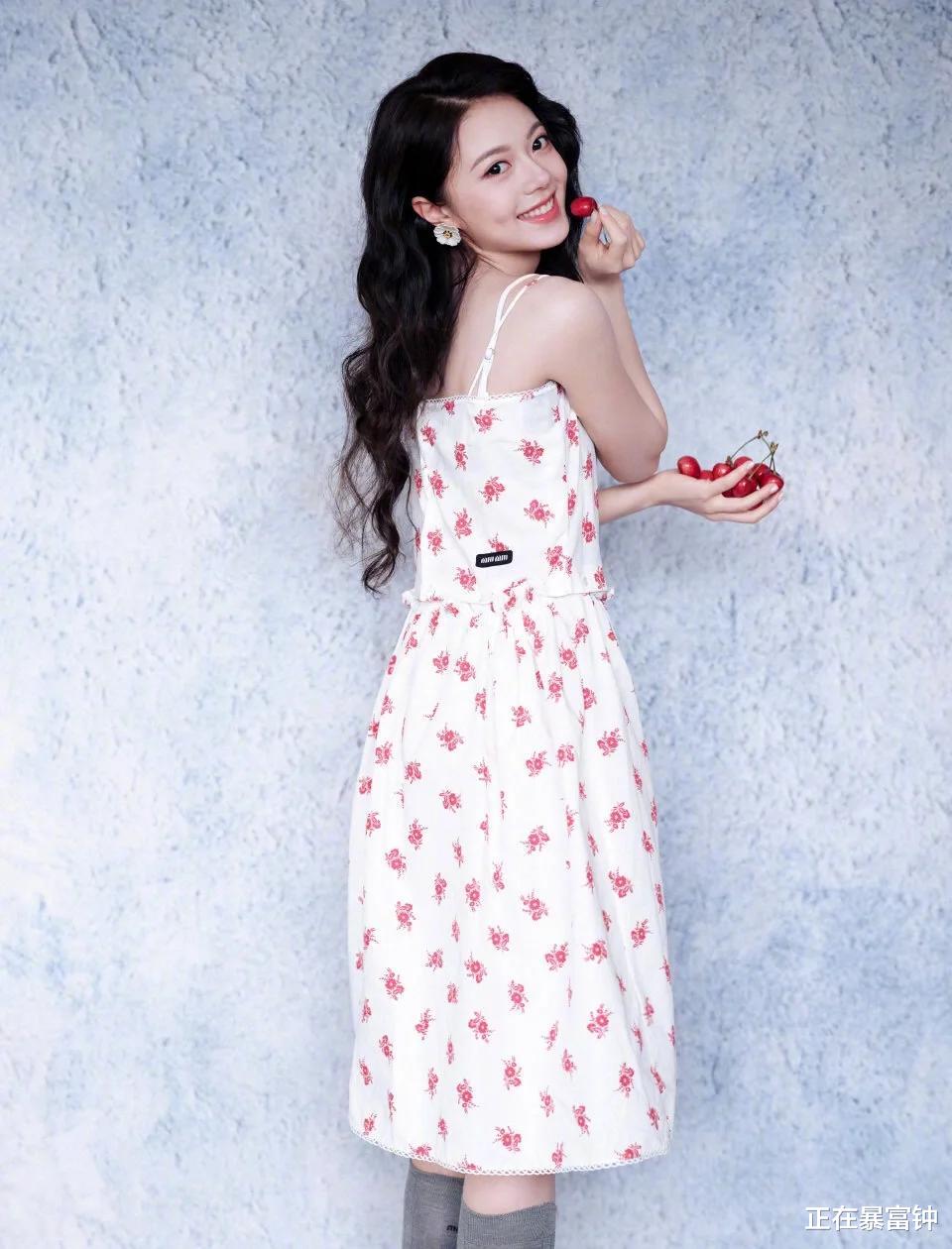 赵今麦《樱桃琥珀》剧宣,绽放甜美魅力