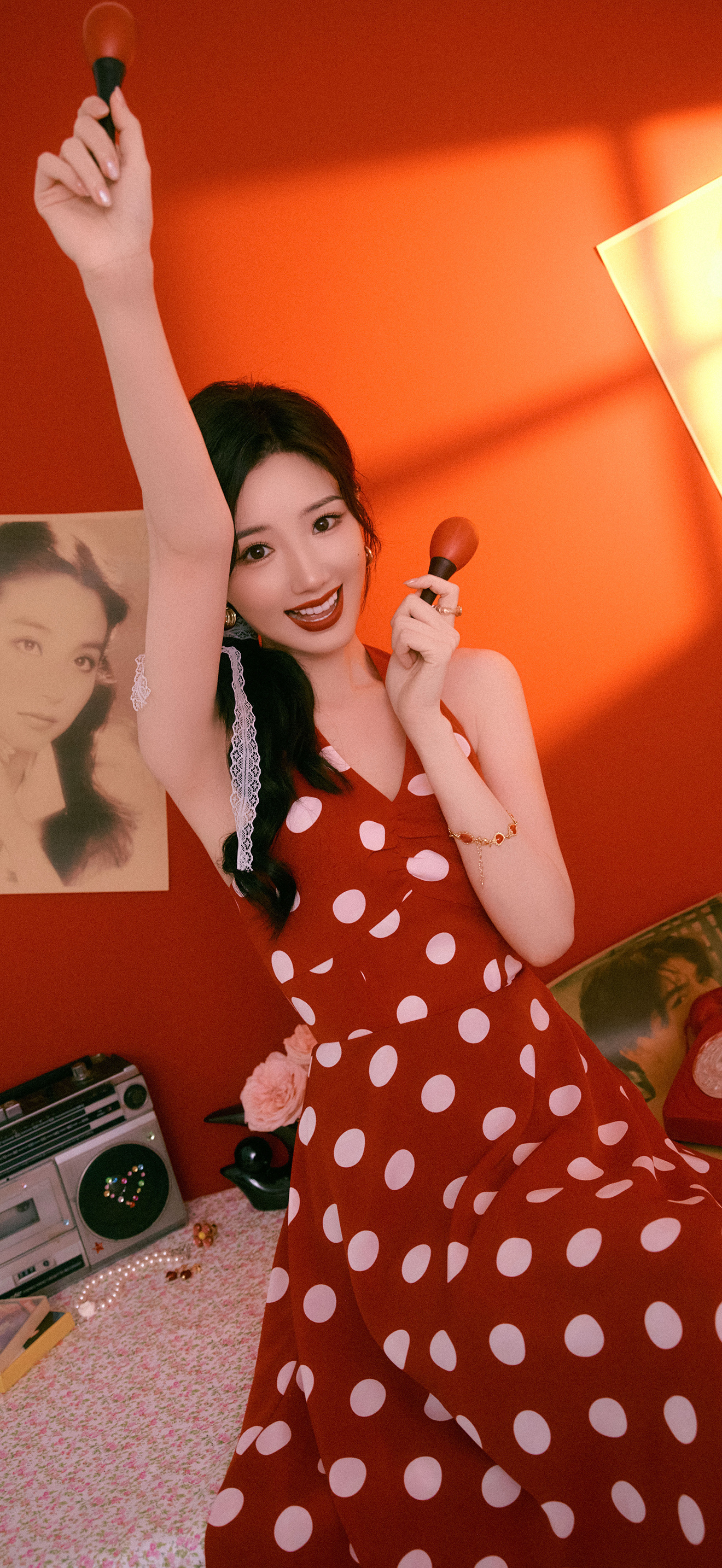 毛晓彤波点裙复古造型优雅气质挡不住，毛晓彤壁纸