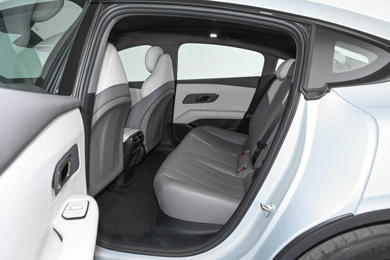 大满配，全系激光雷达+磁流变悬架，预售13.99万起，深蓝L06来了