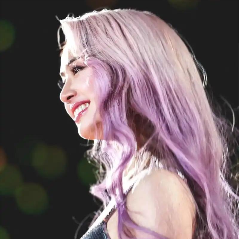 外表是仙女，私下里却是“老酒鬼”的5位女明星，闫妮出人意料