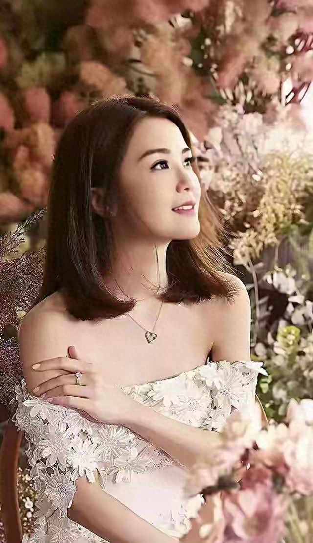 时光淬炼的多面光芒——蔡卓妍的坚守与绽放!