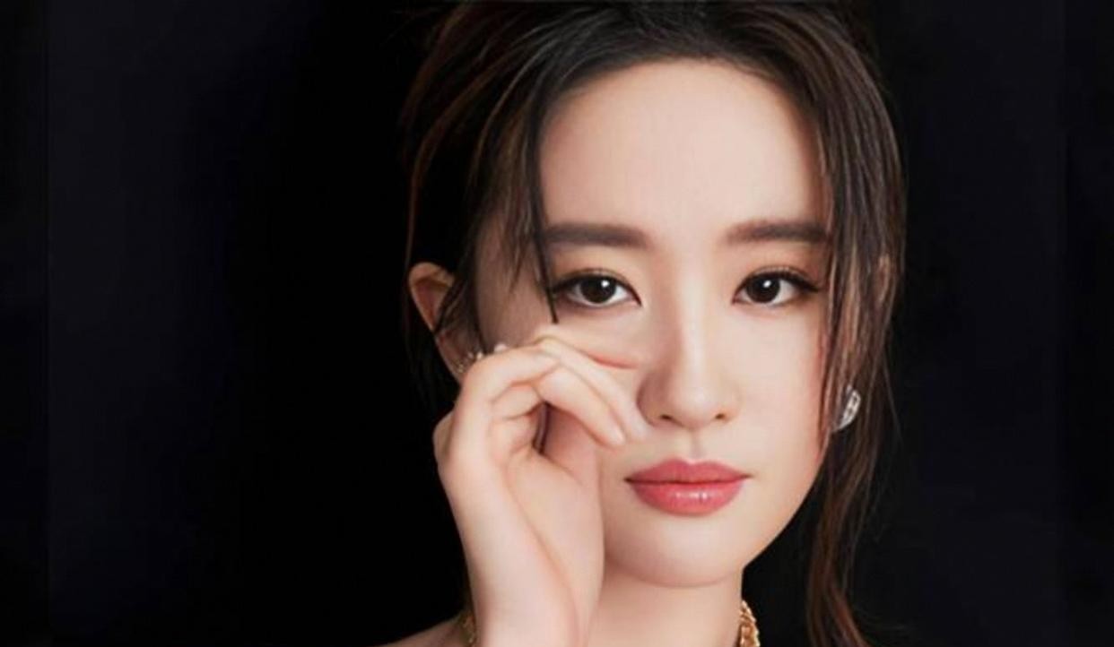 刘亦菲穿红礼服整体造型搭配，将她的美展现得淋漓尽致