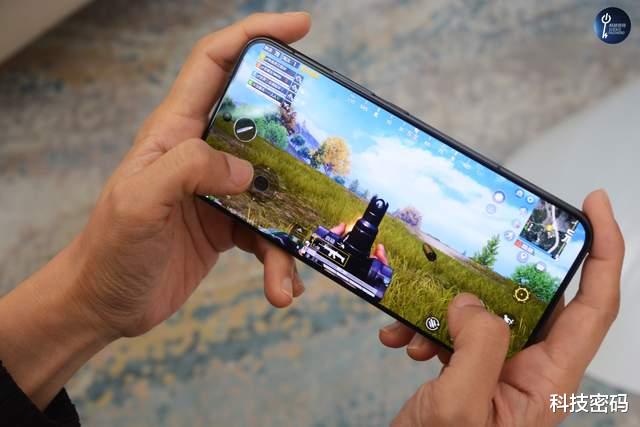 荣耀GT Pro评测:7200mAh续航怪兽+骁龙8至尊版,重新定义电竞旗舰