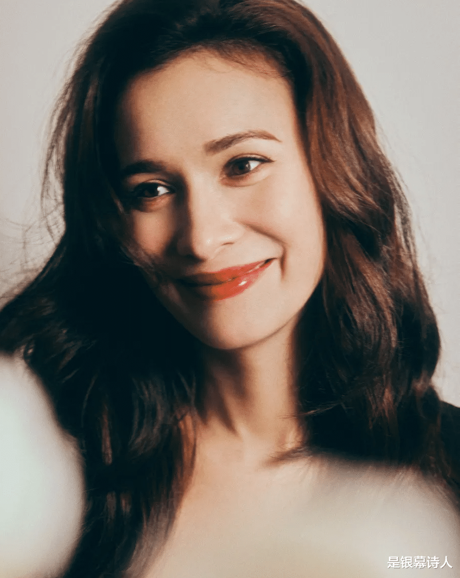 卢靖姗,真是越扒越有意思啊