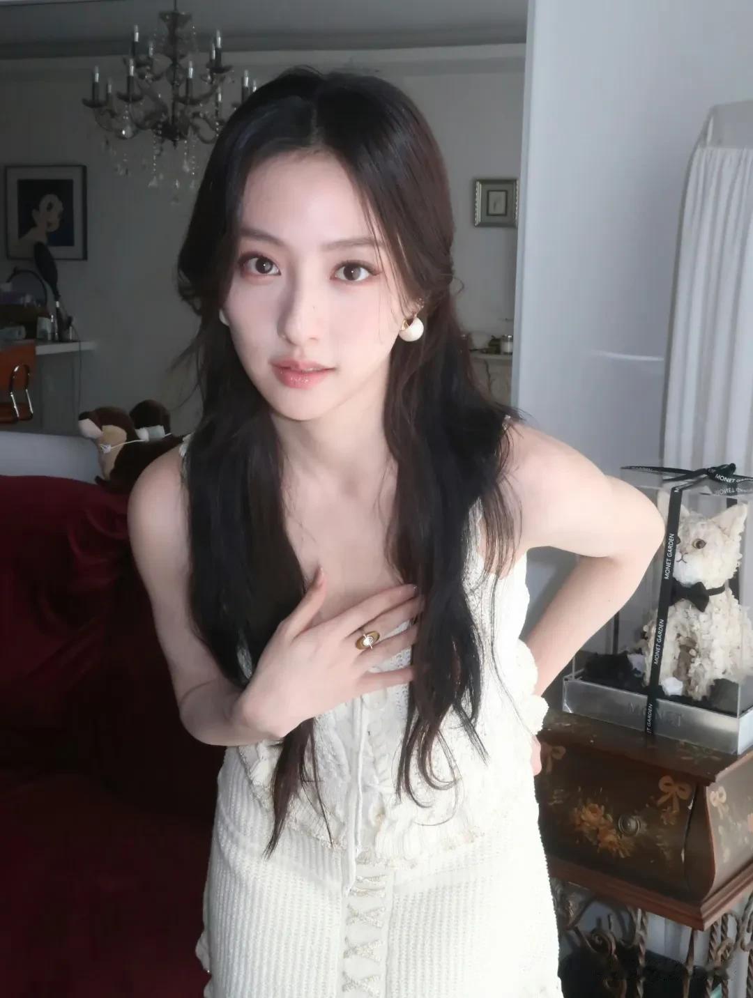 天呐！胡连馨这纯欲感简直“杀疯”了！