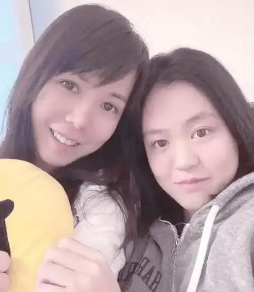 吕丽君女儿首度回应财产分配传闻，没有被父亲忽略，关系已经修复