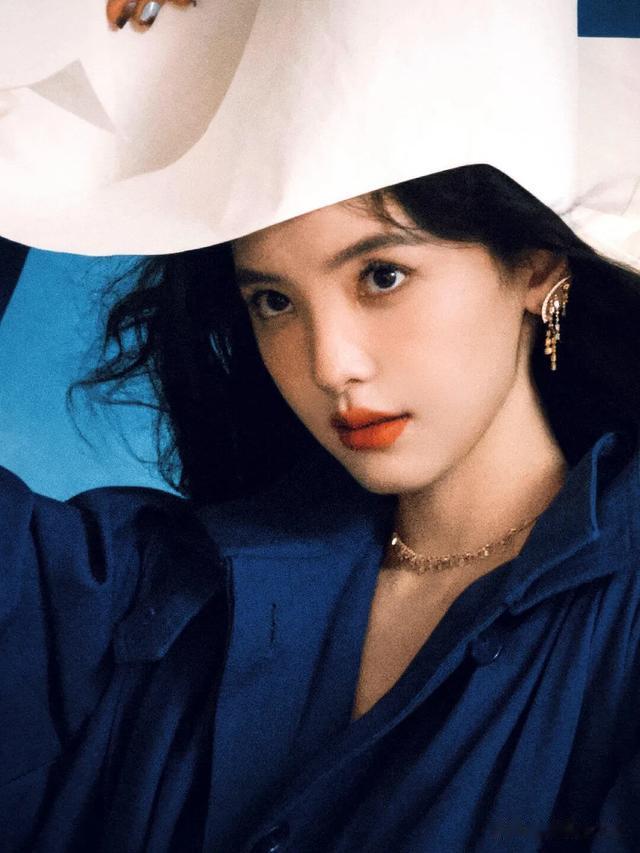 章若楠 Super ELLE欣漾七月号内页大片释出，每一张都拍的特别美！