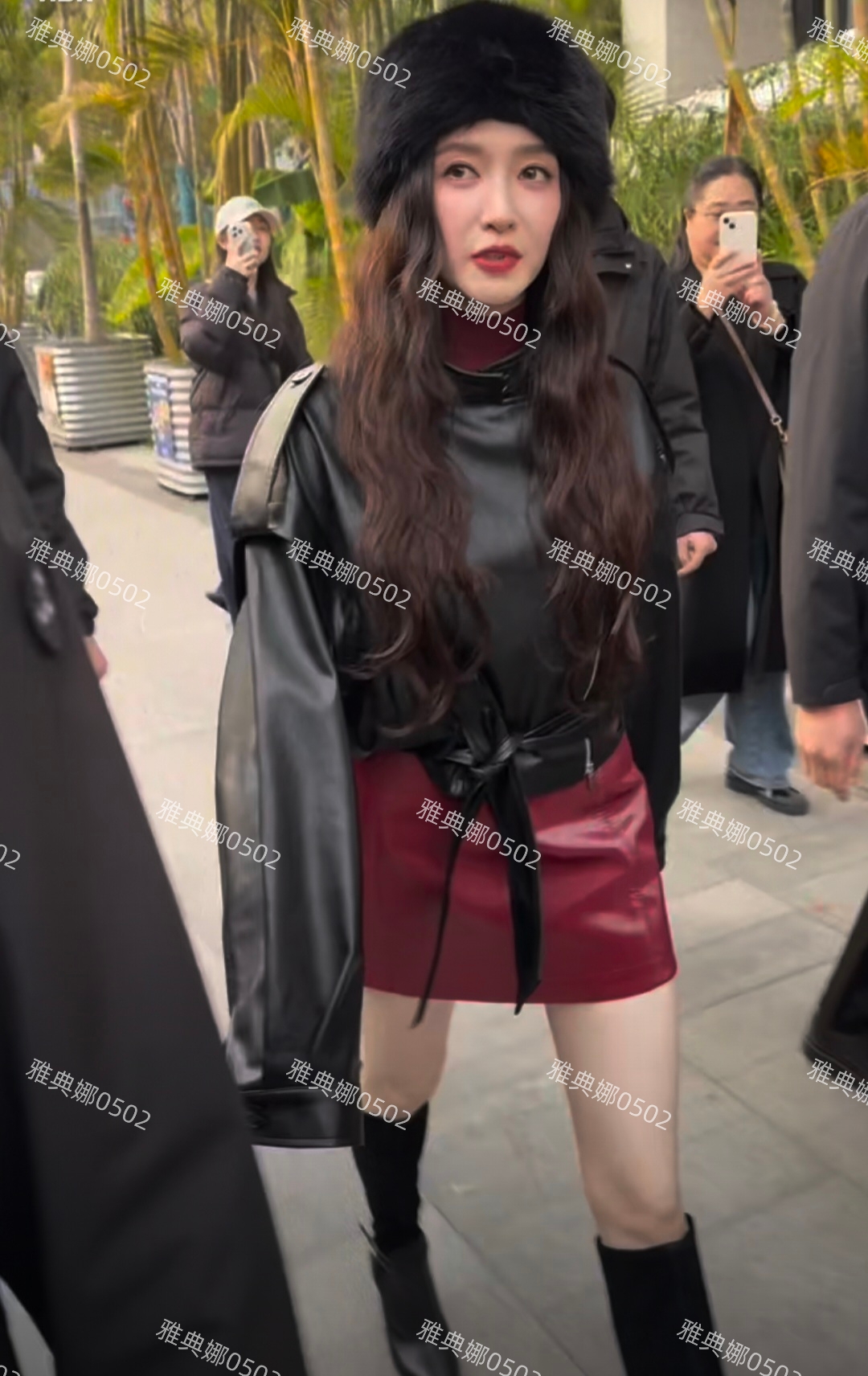 越来越看不懂江疏影了,她近两次活动造型都一言难尽一点不像她了