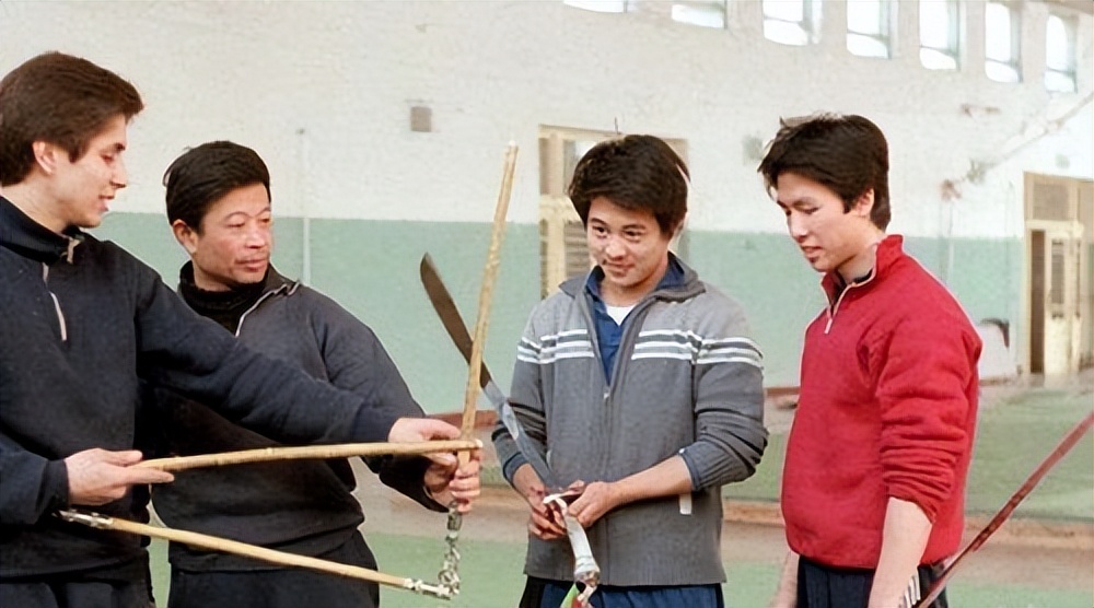 王晶都佩服!他演了31年反派,为民族尊严拒绝好莱坞,58岁成这样