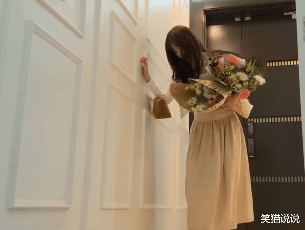 尹恩惠分享新照：小清新风格穿搭好可爱，笑容好甜美！