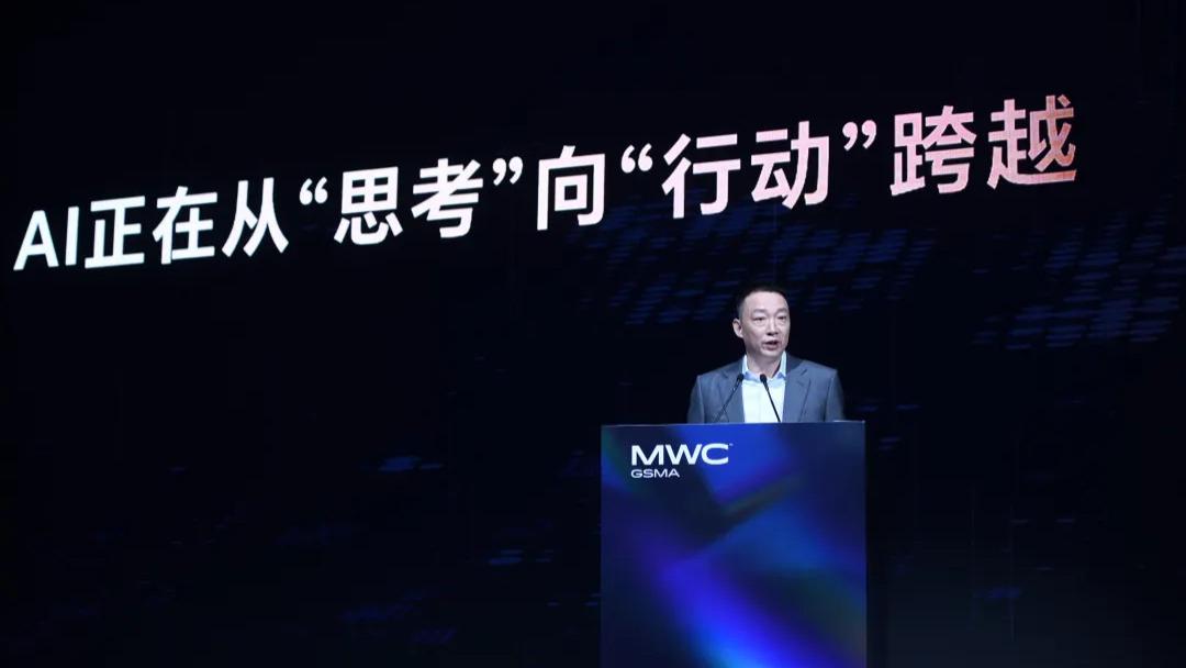 不只挑战轻薄极限，荣耀Magic V5要用AI能力改变生活