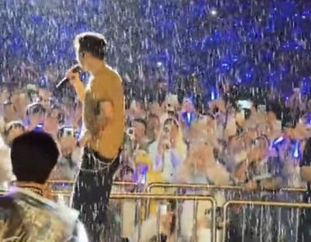 刘嘉玲调侃谢霆锋：广州暴雨为何不暂停演唱会？谢霆锋回复超搞笑