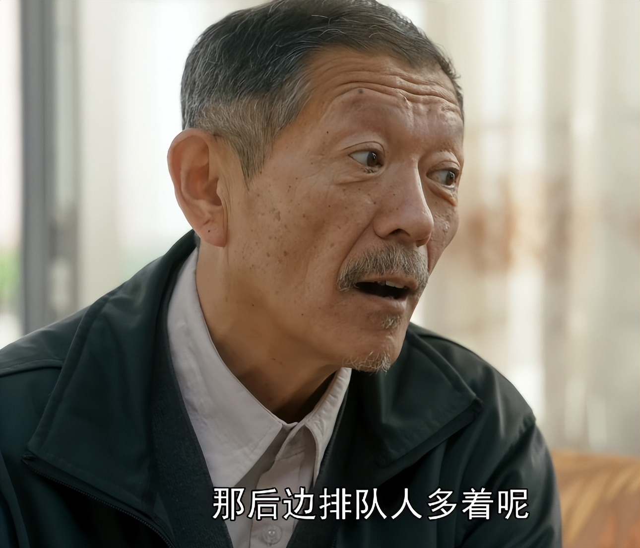 收视破2.3!《新闻联播》表扬,央视这部黑马剧,让我想站起来鼓掌