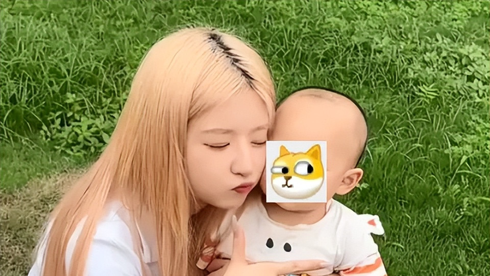 黄一鸣晒女儿近况，孩子反颌严重不见干预，跟王思聪讨钱又失败