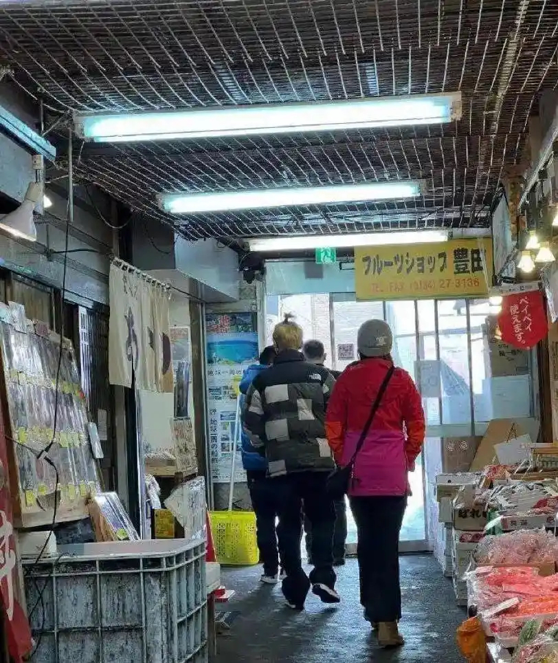 打破惯例！鹿晗中断8年为关晓彤庆生，男方账号5分钟访问量破百万