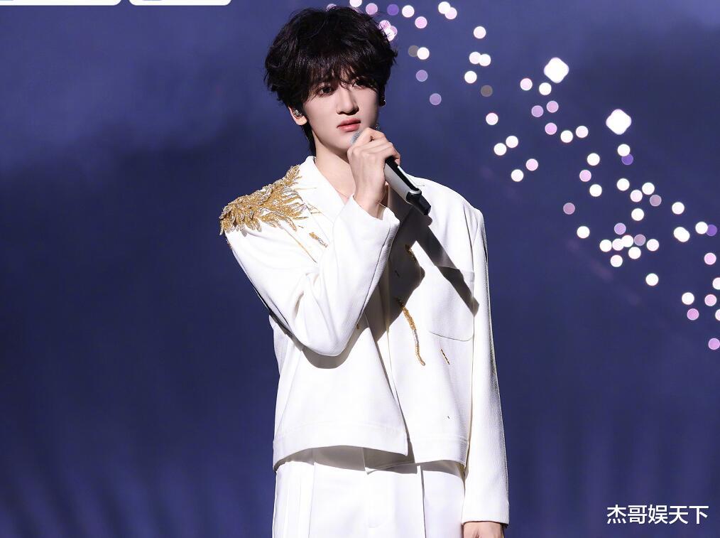 梁源手撕流量爱豆邓佳鑫，华语乐坛没救了