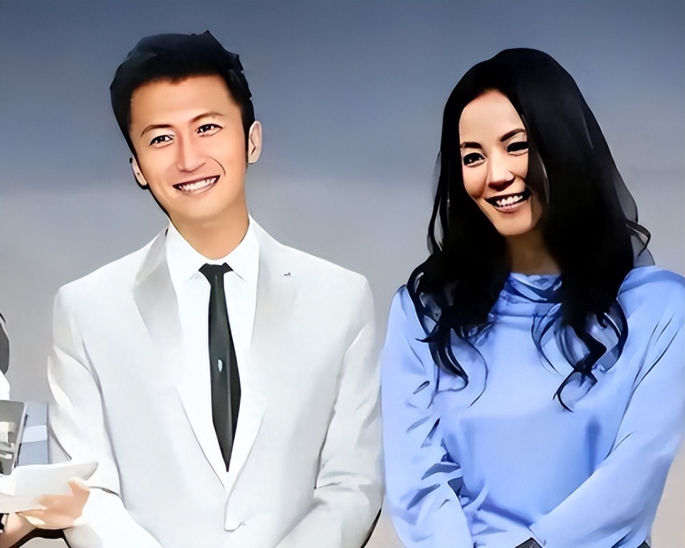 王菲没想到，谢霆锋费尽心机举办演唱会，却被一特殊面孔抢了风头