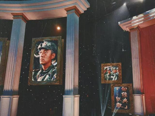 《士兵突击》20周年团聚,宝强稳站C位,张译陈思诚李晨却都缺席