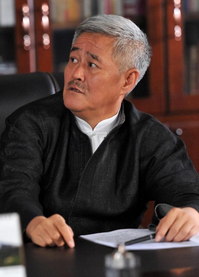 恶心一幕出现！网传赵本山抢救无效去世，灵堂照片曝光，AI已回应