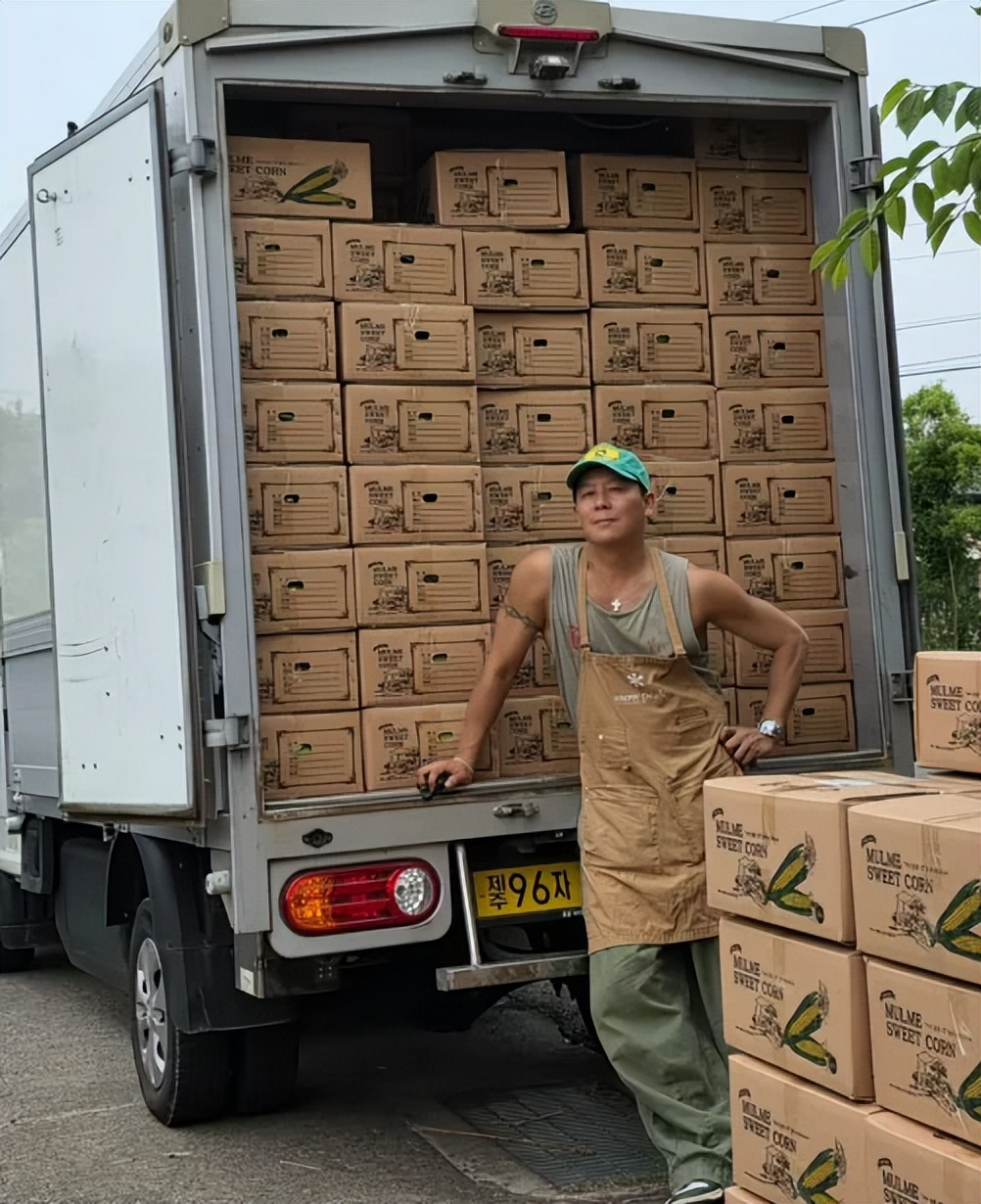 韩男星晒出近况，“时薪1.2万韩元体验收玉米”