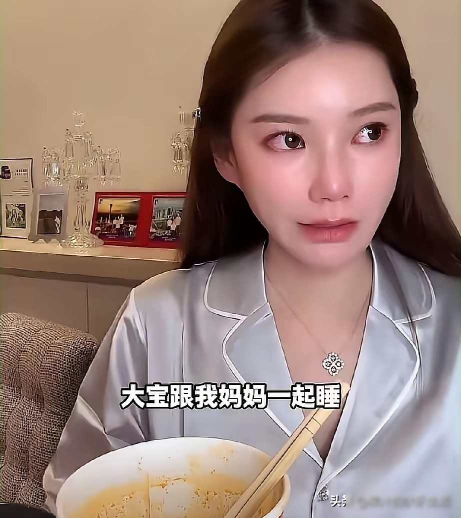 大S女儿黏后姥姥，小玥儿每晚都要和筱梅妈妈一起睡，还睡前聊天