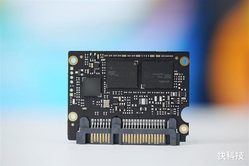 致態小翼S001 SSD評測：SATA接口性能極限 附帶軟件一鍵遷移系統