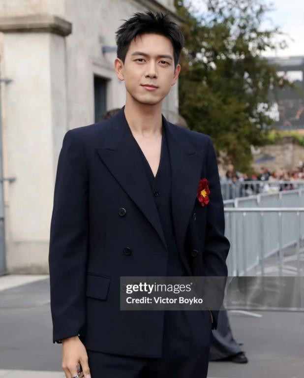 米兰第三弹，关晓彤老年装，陈梦生图无瑕疵，袁娅维上裹下露好御