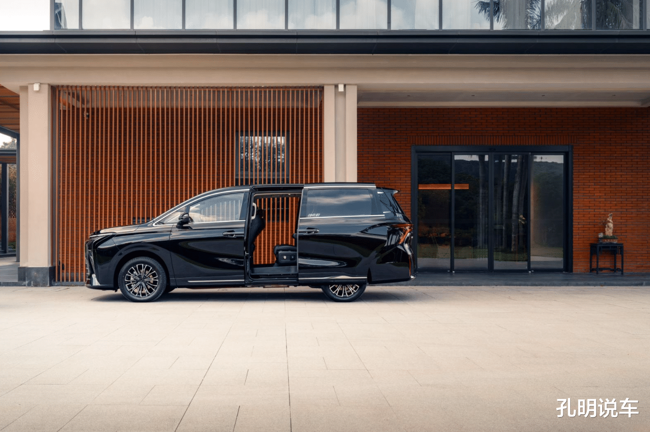 压到20万内，星海V9越享系列上市，200公里续航大尺寸插混MPV