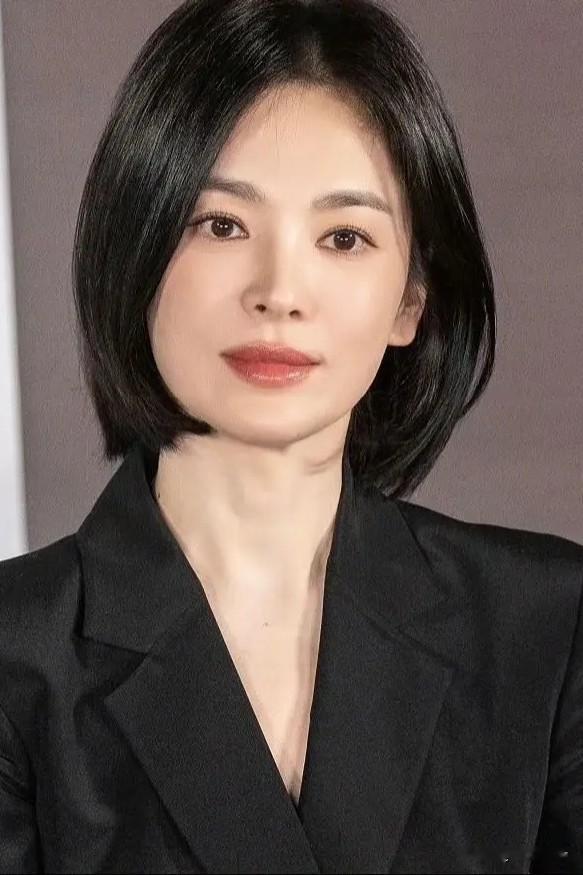 宋慧乔凭啥越老越美？42岁无滤镜翻车了？穿搭秘籍藏着啥门道？