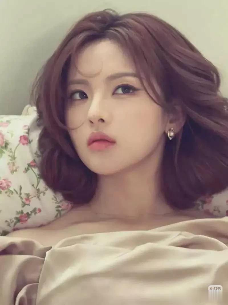 杨超越，已晕腿