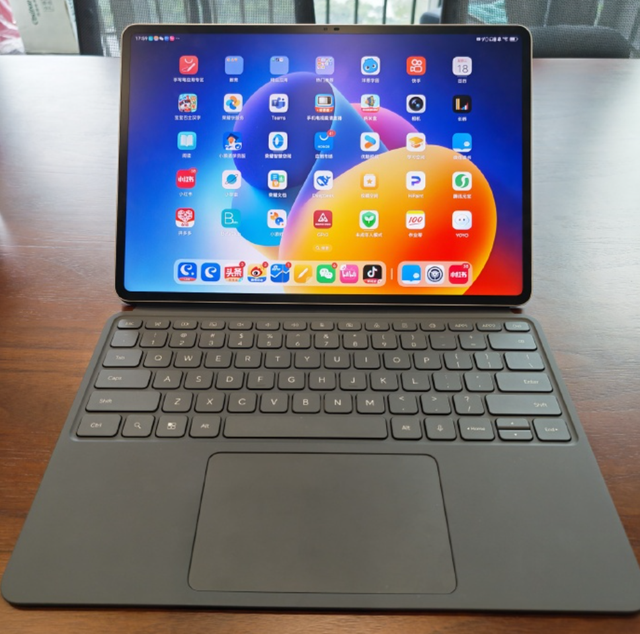 這臺搭載「驍龍8至尊版」的折疊機皇下周發布，性能捅破天花板！