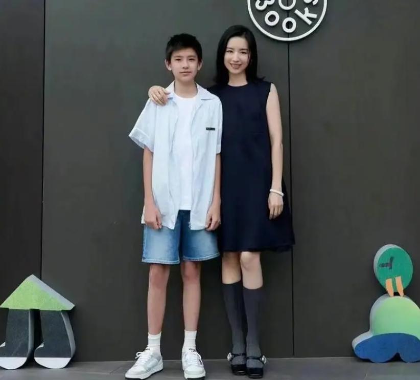 离婚后不讲董洁坏话，输给王大治后 才发现潘粤明和他们不是一类人