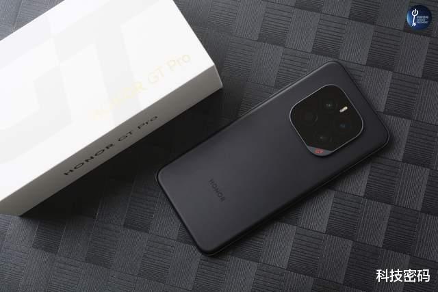 荣耀GT Pro评测:7200mAh续航怪兽+骁龙8至尊版,重新定义电竞旗舰