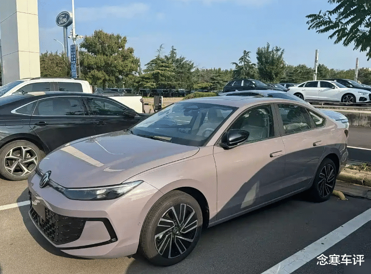 小帕萨特实锤！朗逸Pro车长4720mm，配隐藏门把手，11月就会上市