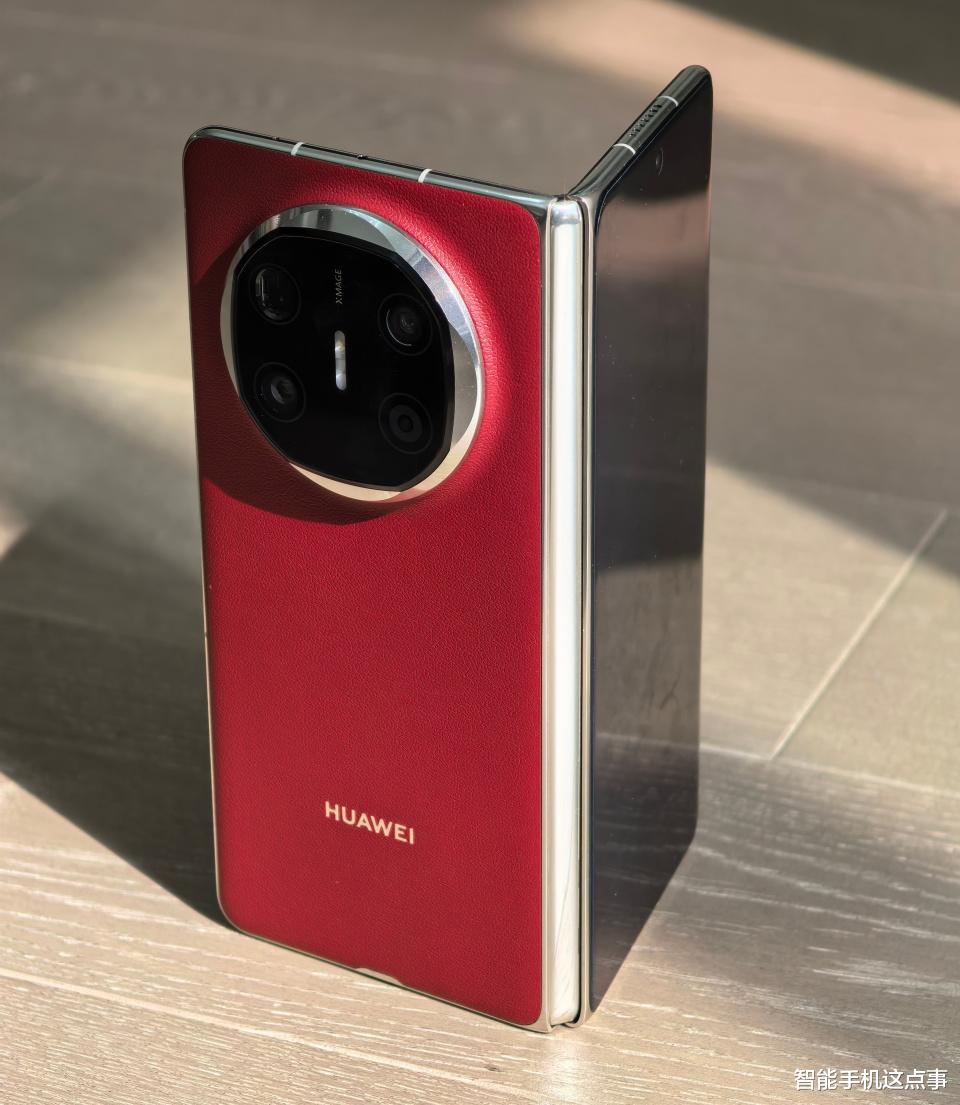 華為Mate X7大折疊突然曝光：麒麟9030+2K屏，11月見真章！