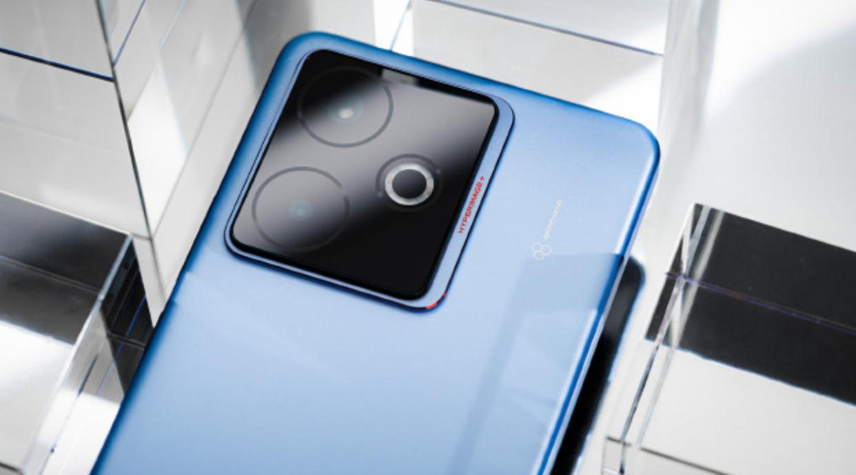 中端机市场“狠角色”,天玑9400+旗舰突降至2209元,性价比太高