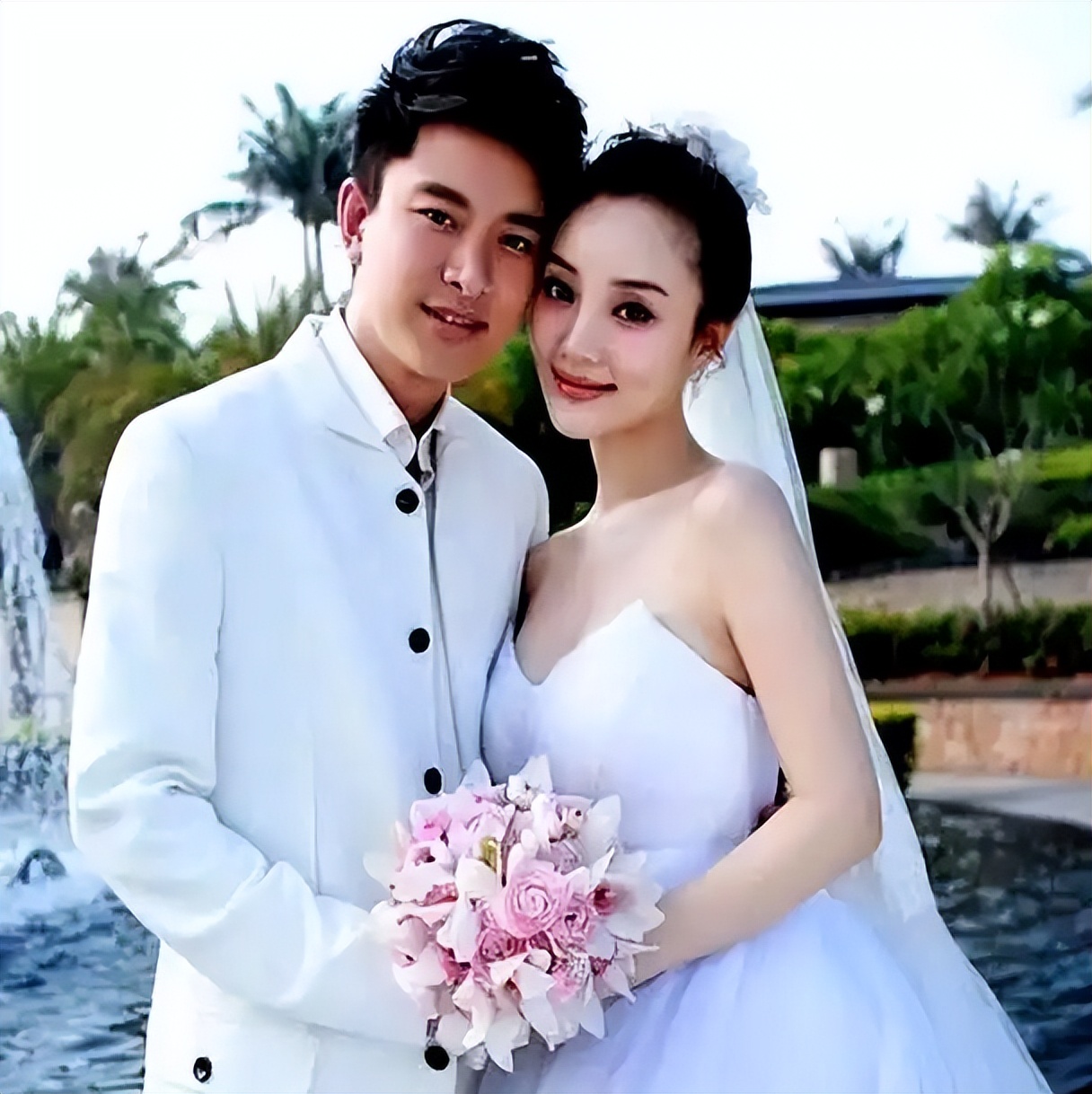 李小璐也没想到，前夫贾乃亮会因这一行为，口碑受到影响！