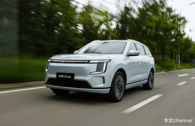 一键三排座椅全放平,姚明也能“大”字睡,山海L7 PLUS上市