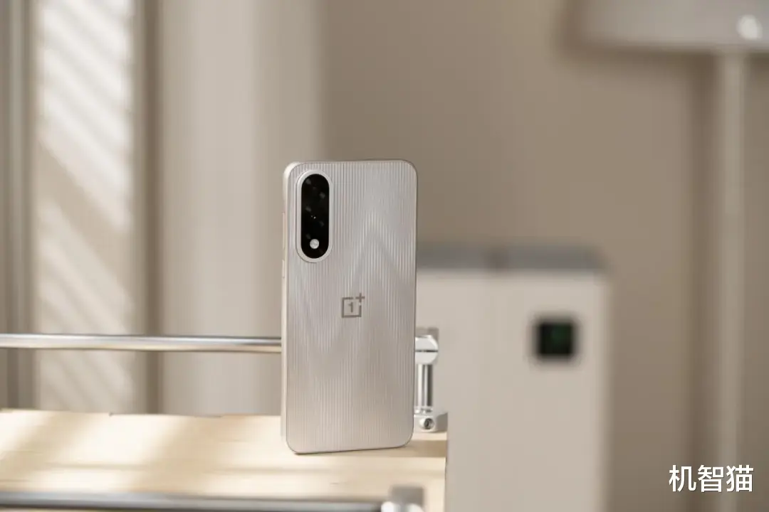 告別大圓鏡組？秋季新旗艦集體換新外觀